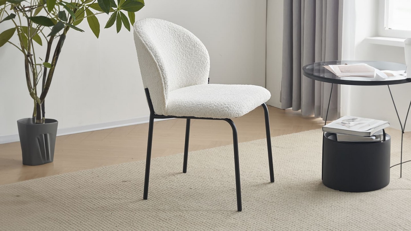 Lot de 2 chaises de salle à manger en tissu bouclette beige - piètement en métal noir - Noé